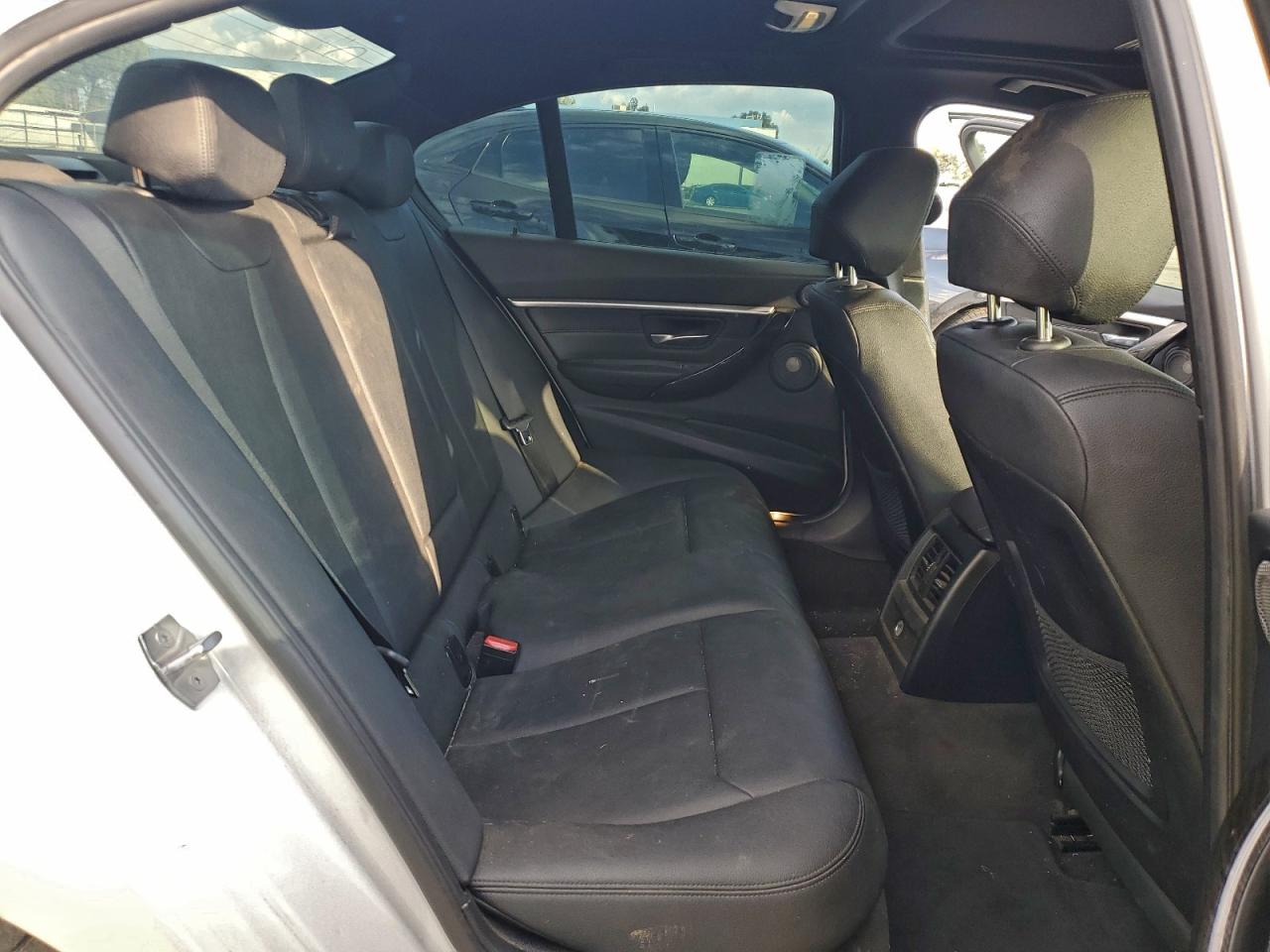 BMW 3 Series I Image 11