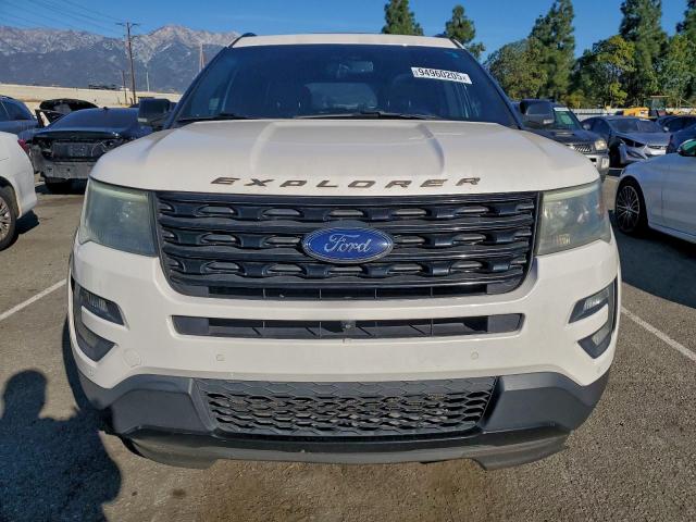 Ford Explorer Sport Image 4