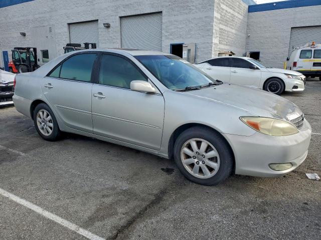 Toyota Camry Le Image 9