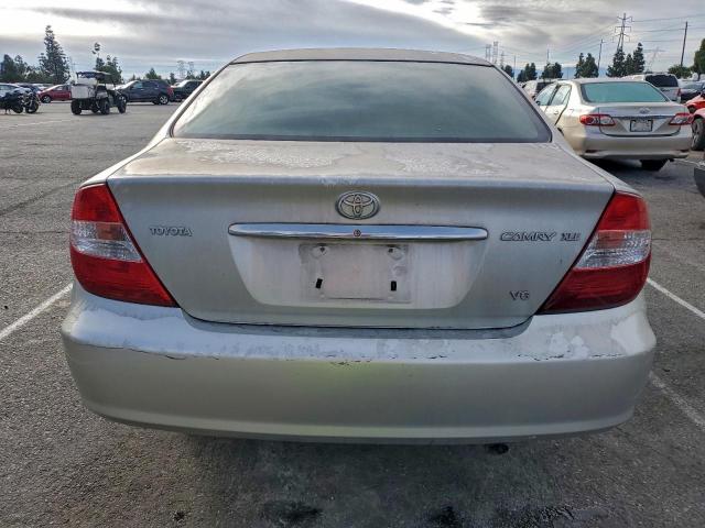 Toyota Camry Le Image 11