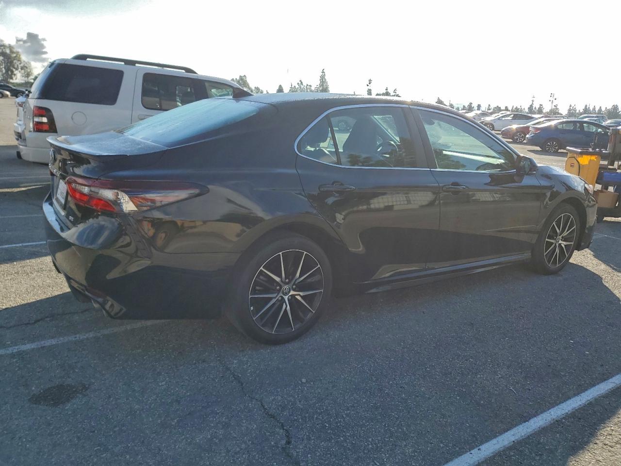 Toyota Camry Se Image 5