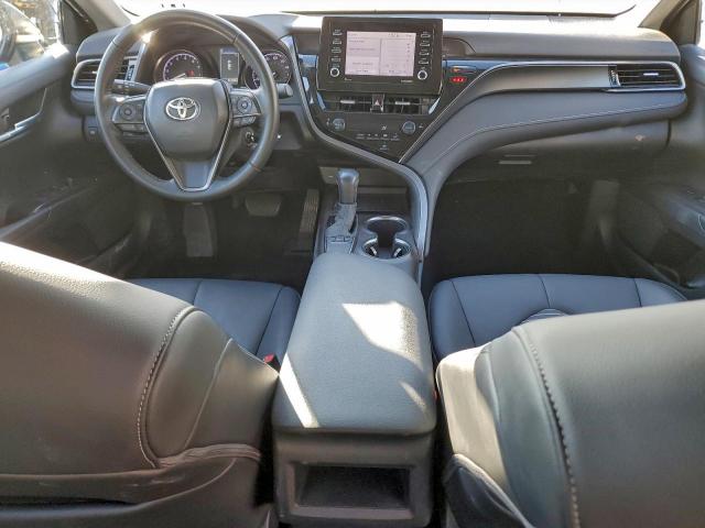 Toyota Camry Se Image 9