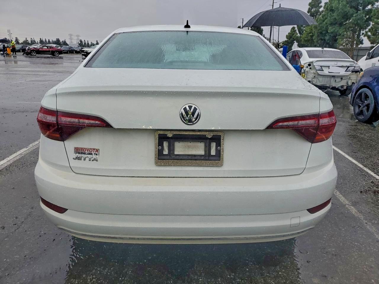 Volkswagen Jetta S Image 3