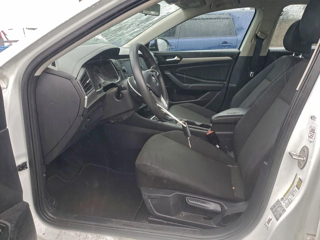 Volkswagen Jetta S Image 9