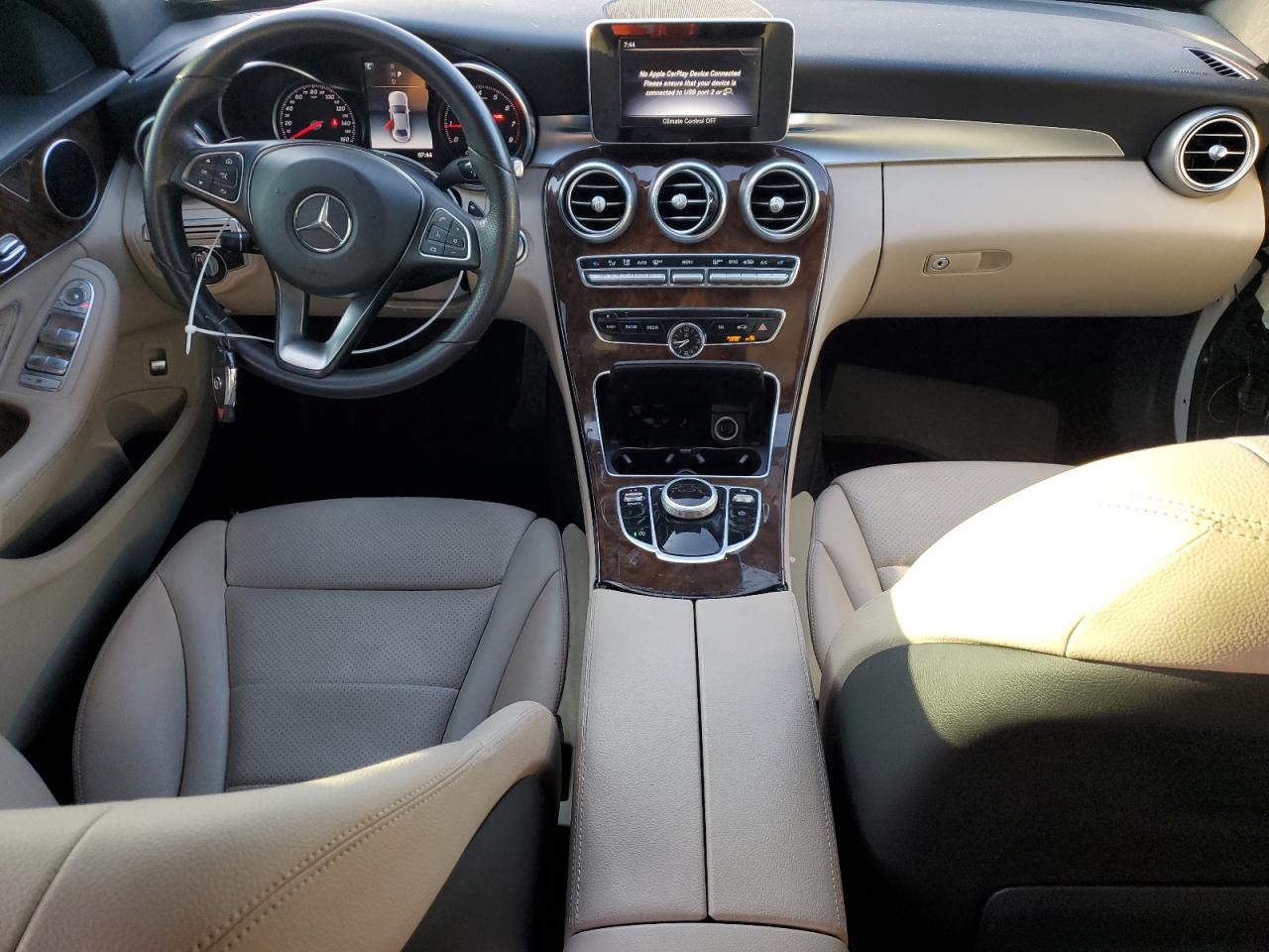 Mercedes-Benz C-Class 300 Image 11