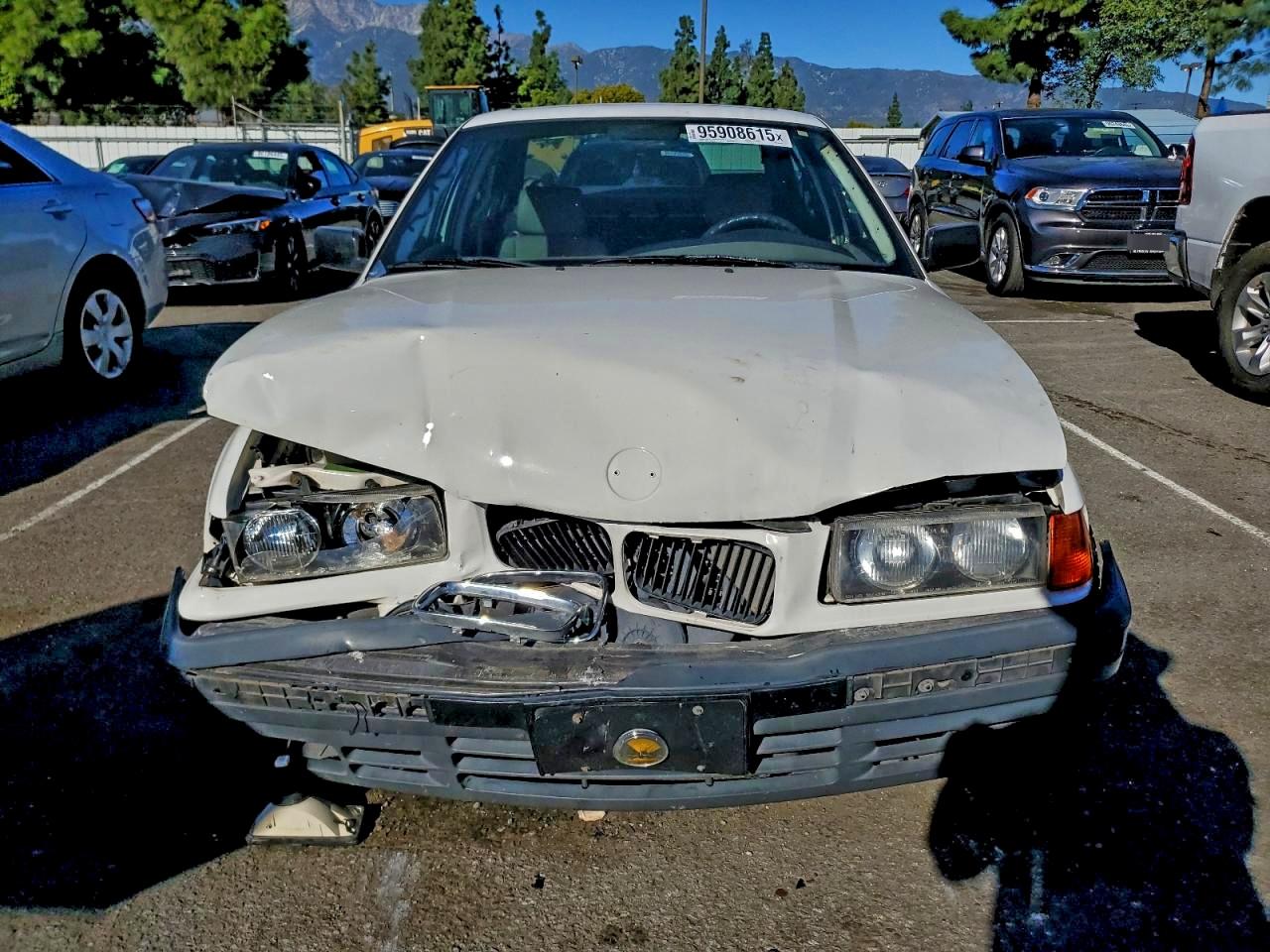 BMW 3 Series I Image 3