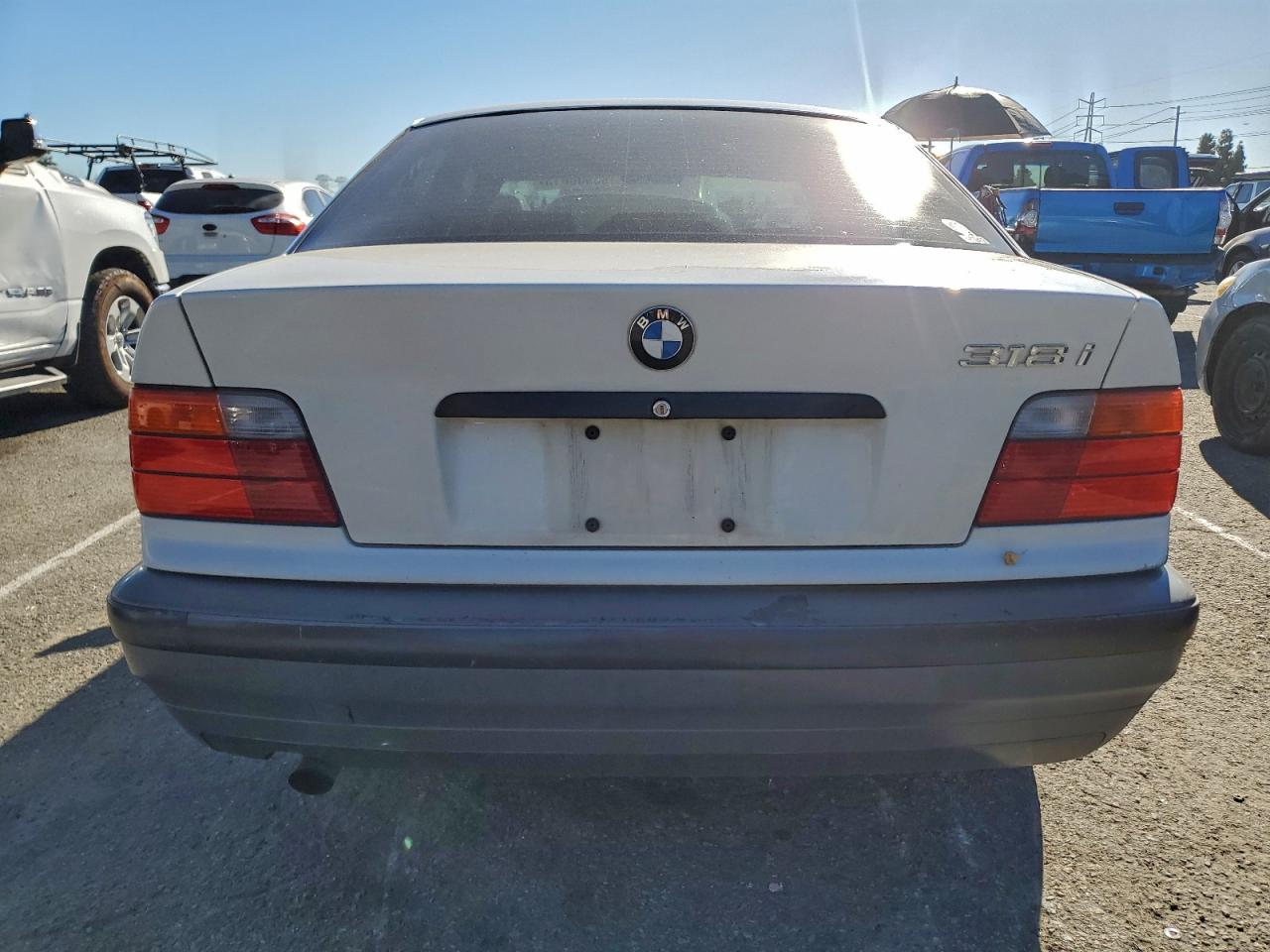 BMW 3 Series I Image 10