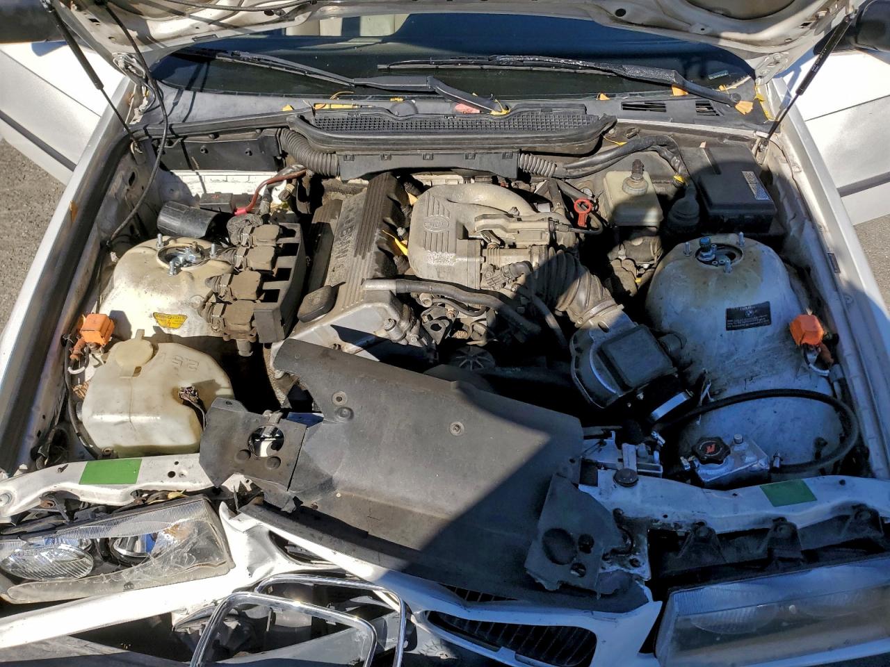 BMW 3 Series I Image 9