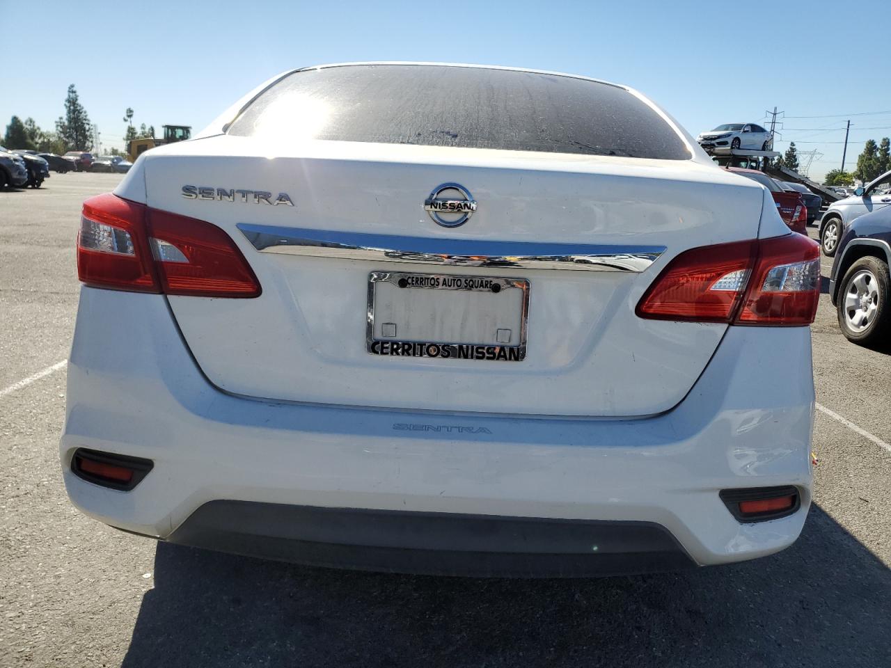 Nissan Sentra S Image 9