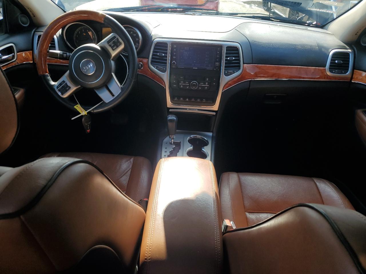 Jeep Grand Cherokee Overland Image 9