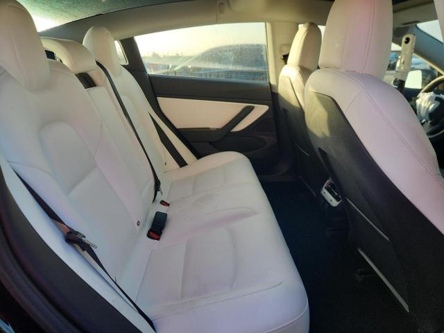 Tesla Model 3 Image 8