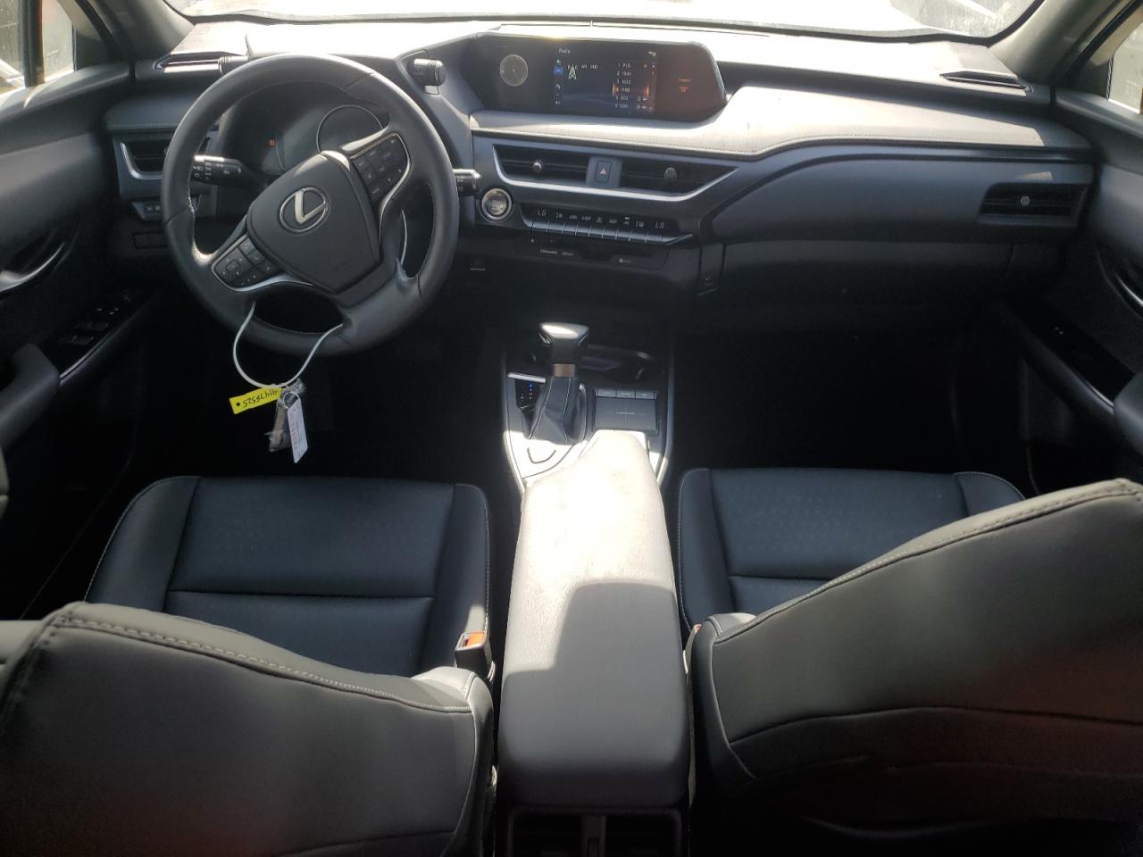 Lexus Ux 200 Image 9