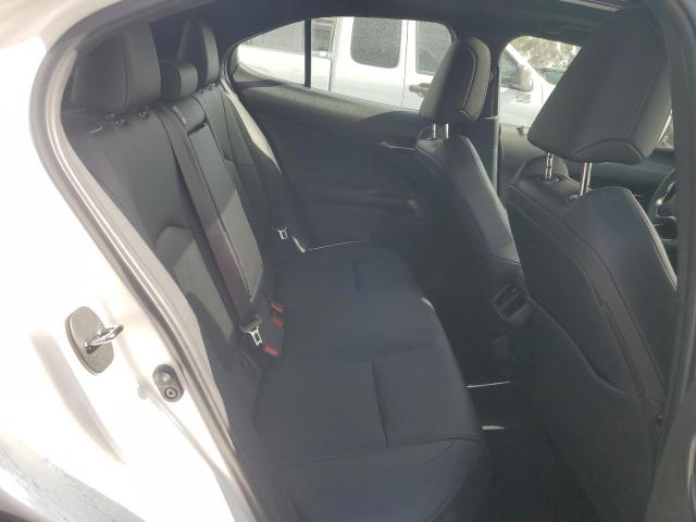 Lexus Ux 200 Image 8