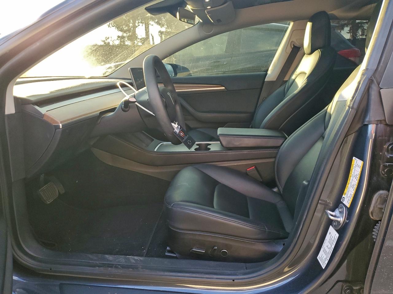 Tesla Model 3 Image 11