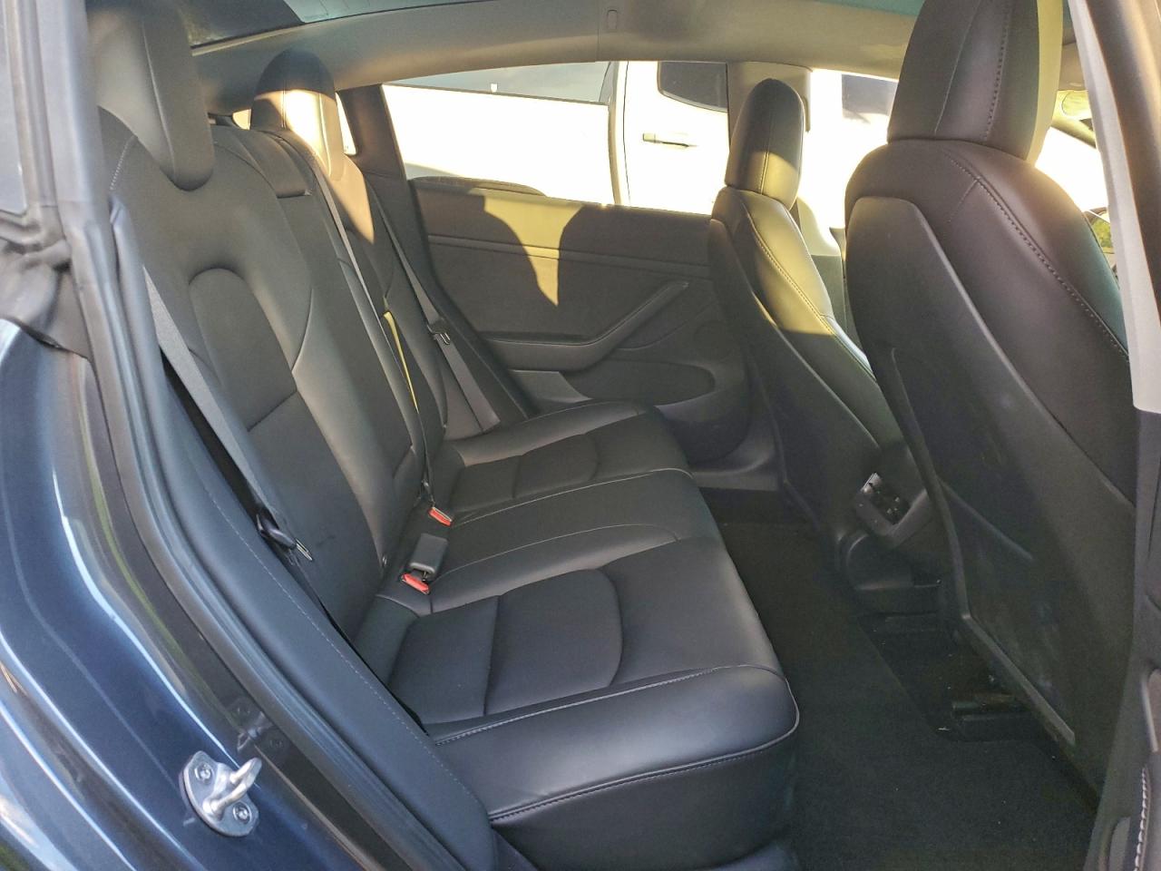 Tesla Model 3 Image 12